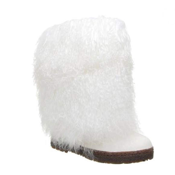 BearPaw Shoes - NEW Bearpaw Boetis II White Sheepskin Boots Size 5